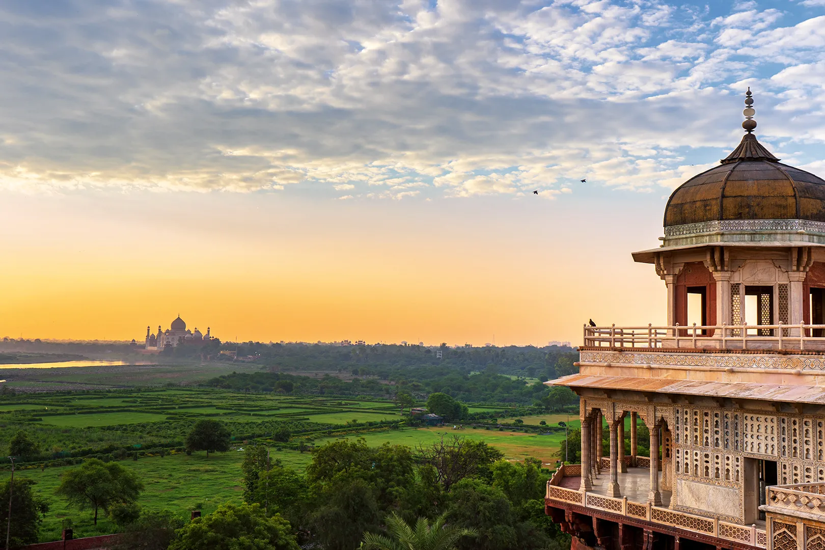 Agra Heritage Walk & local Food tour